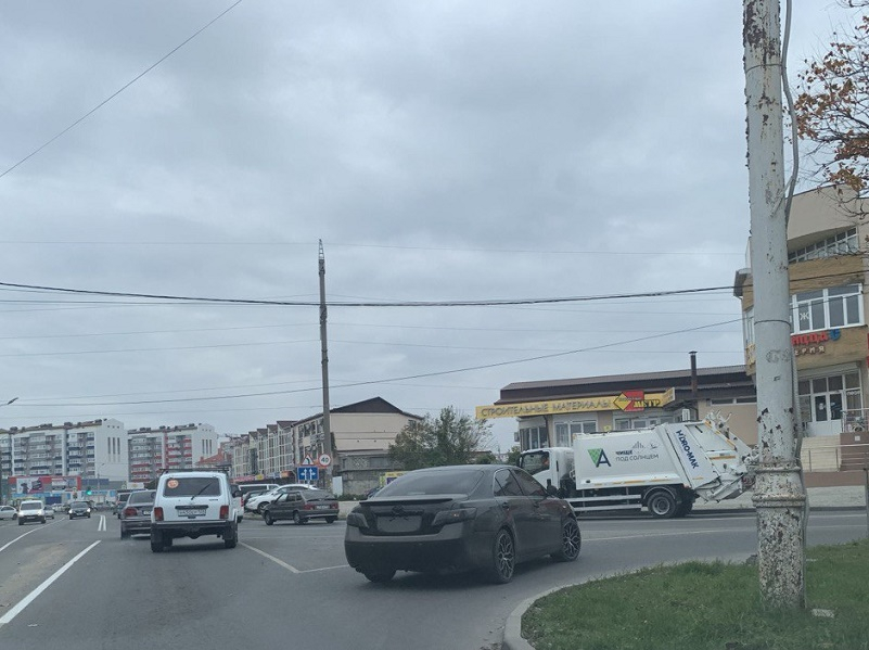 В Анапе на штрафстоянку эвакуировали тонированную «Тойоту» без номеров
