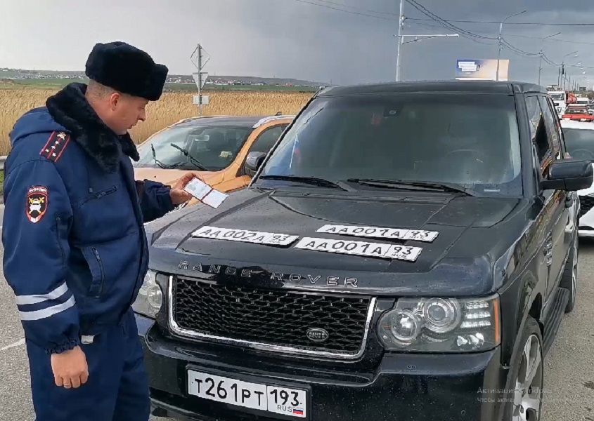 В Анапе будут судить москвича за использование поддельных автономеров и удостоверения полицейского