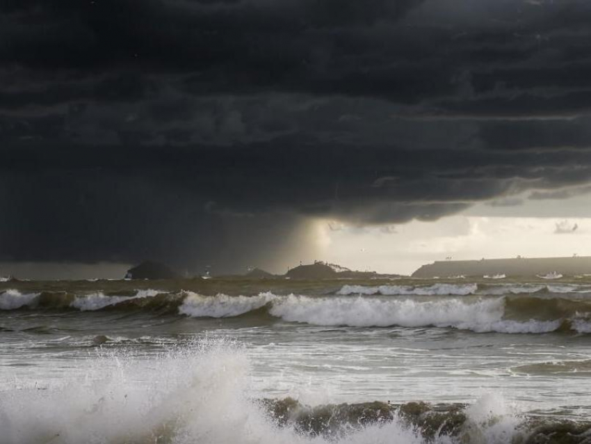 В Краснодарском крае объявлено новое штормовое предупреждение