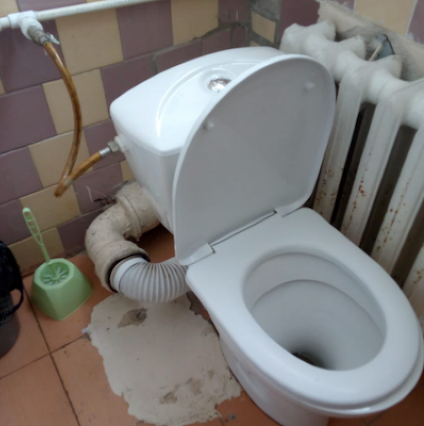 Школа в селе под Анапой попала на конкурс худших туалетов страны