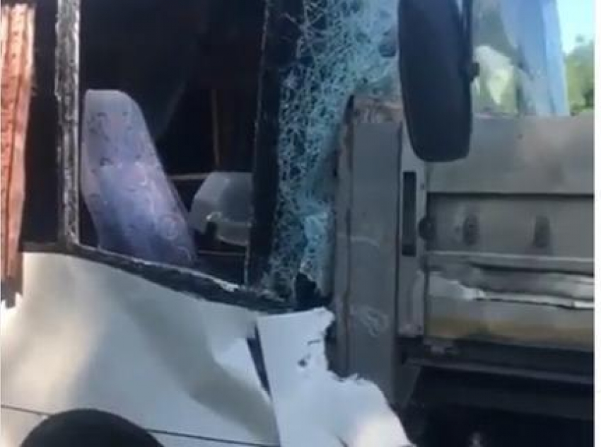 Анапчане шокированы страшным ДТП на трассе под Краснодаром: пострадало 17 человек