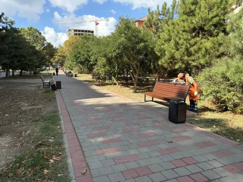 В Анапе обновляют тротуары, пандусы и общественные пространства