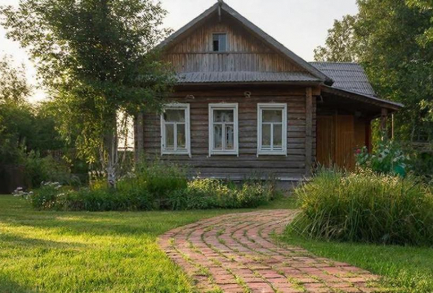 Садовые дорожки на даче и во дворе дома в Анапе: как недорого обустроить участок к началу сезона