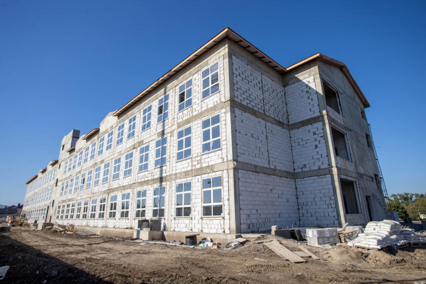 Новый корпус школы в станице Анапской готов на 70%