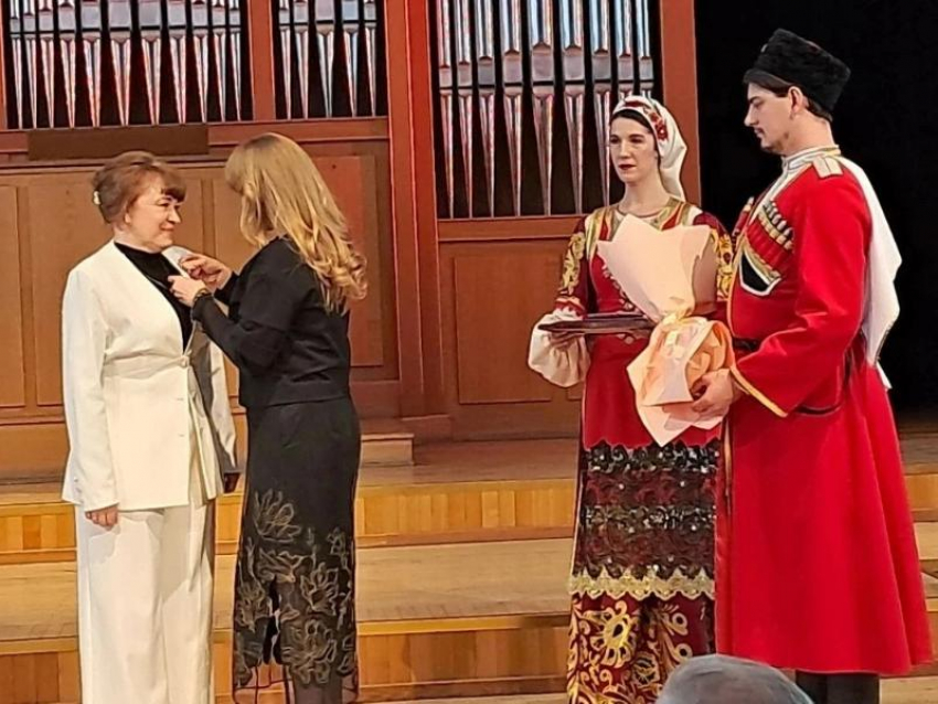 Анапчанка получила почётное звание «Заслуженный работник культуры Краснодарского края»