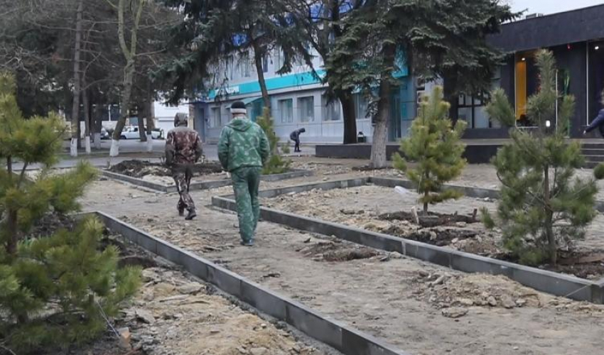 На улице Ленина в Анапе вместо парковки появился еще один сквер 