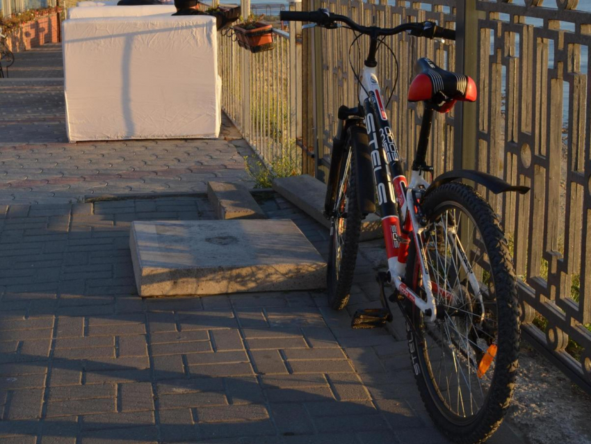 В Анапе квартирант украл у хозяина электроинструмент, а после прихватил велосипед