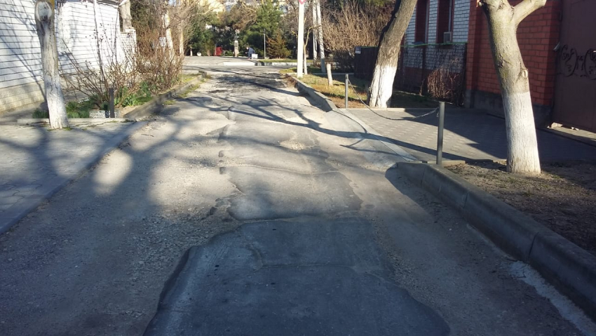 Дождутся ли жители ремонта дороги в переулке 8 Марта в Анапе? 