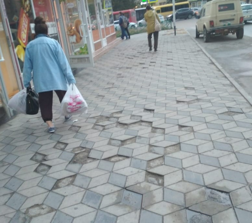 Читатели «Блокнота» сообщают, где в Анапе нужен ремонт тротуаров