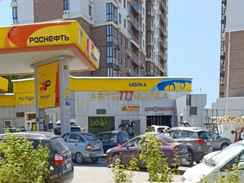 Топливо в Анапе: обстановка на заправках улучшилась, но бензин есть не везде
