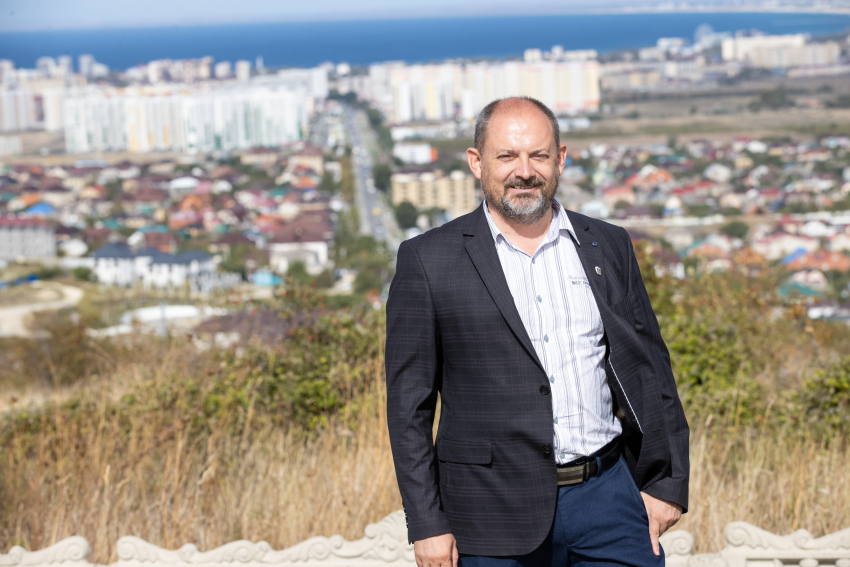 Анапский поэт и писатель Сергей Лёвин отмечает день рождения