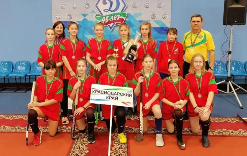 Анапчанки заняли призовые места на Всероссийском турнире по хоккею на траве