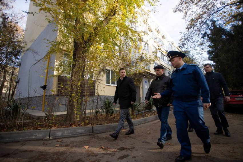 МКД с новым капитальным ремонтом проверила анапская прокуратура 