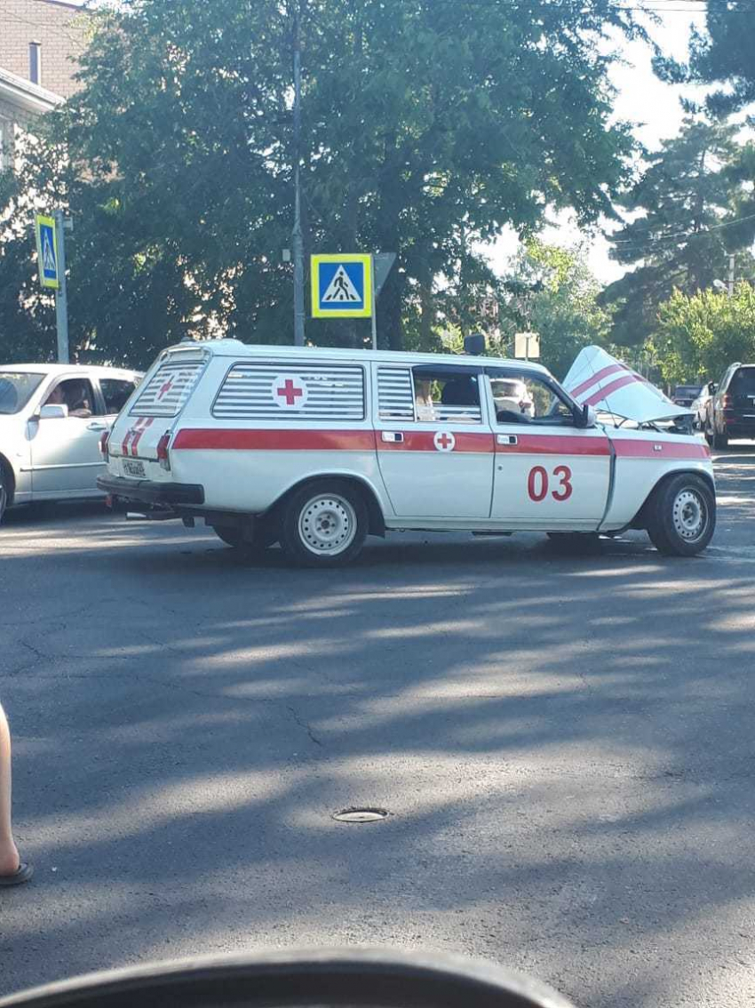 В Анапе жара, пробки: водители не выдерживают и попадают в ДТП