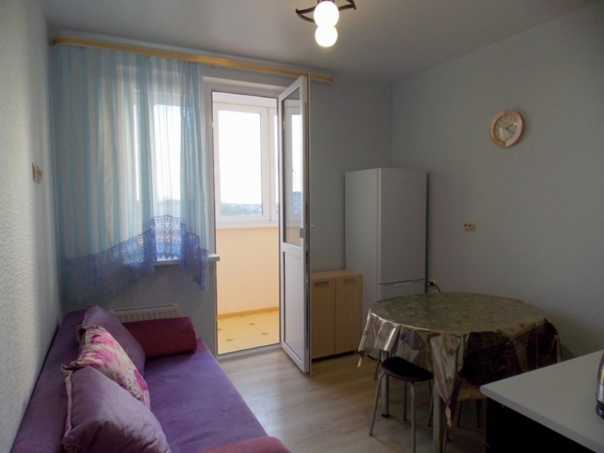 Продам 1-комнатную квартиру в центре с видом на море