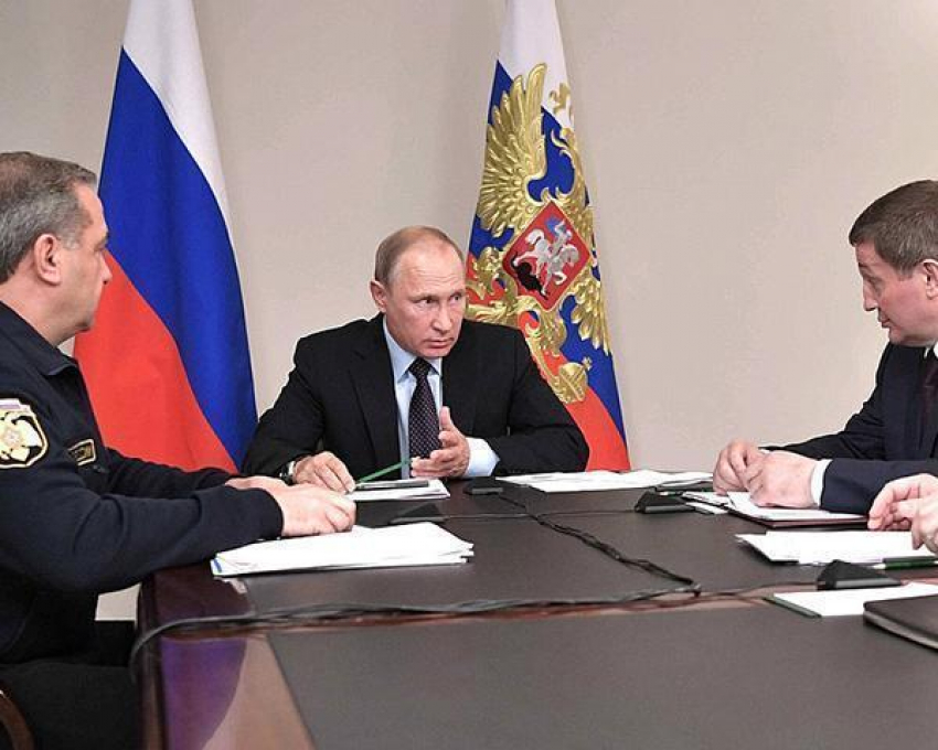Владимир Путин провел в Анапе совещание о мерах по ликвидации последствий пожаров
