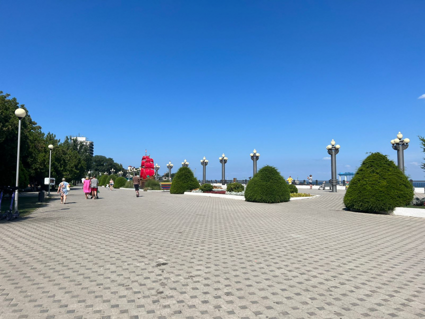 В День воздушных поцелуев в Анапе малооблачно