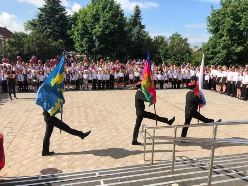 На последние звонки в Анапе привлекут дополнительные патрули