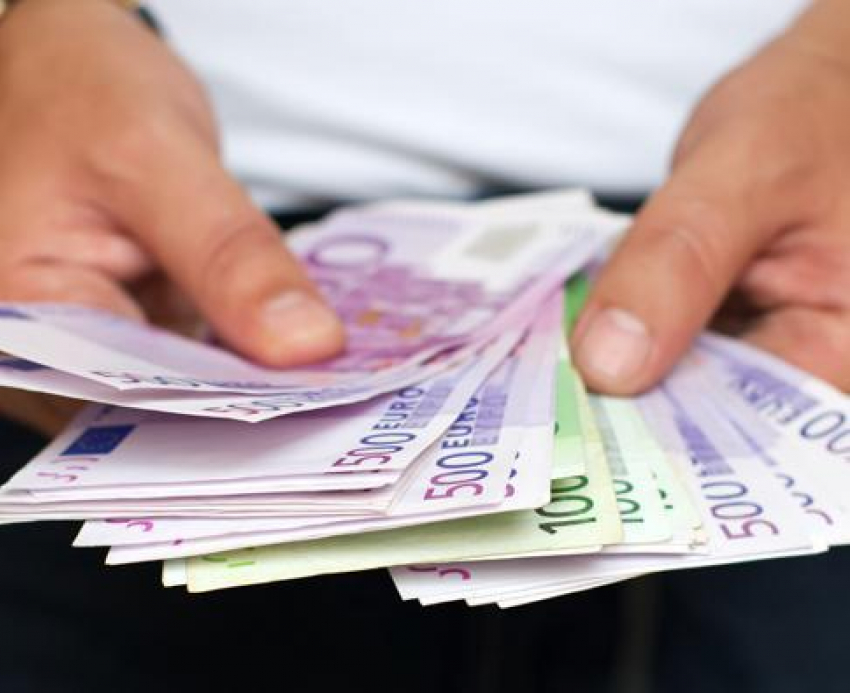 Сотрудницы анапского аэропорта пойдут под суд за кражу семи тысяч евро