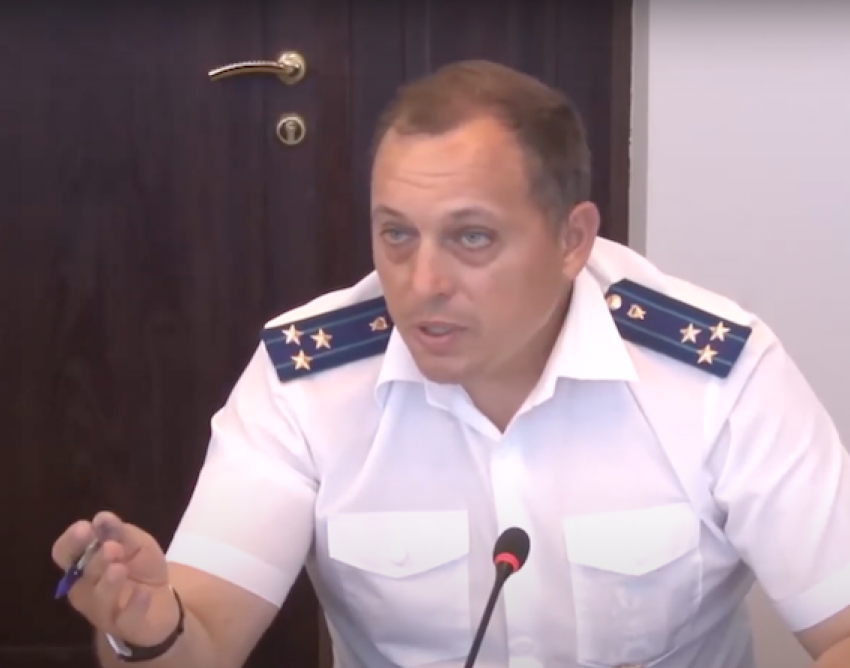 Прокурор Анапы Александр Фоменко пообщал наказать энергетиков за непринятие мер 