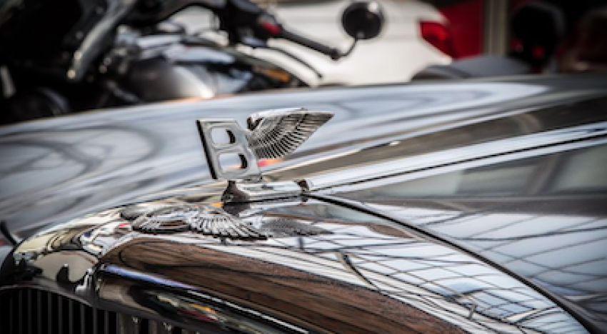 Анапчане не верили, но владельца элитного Бентли и его охранника задержали