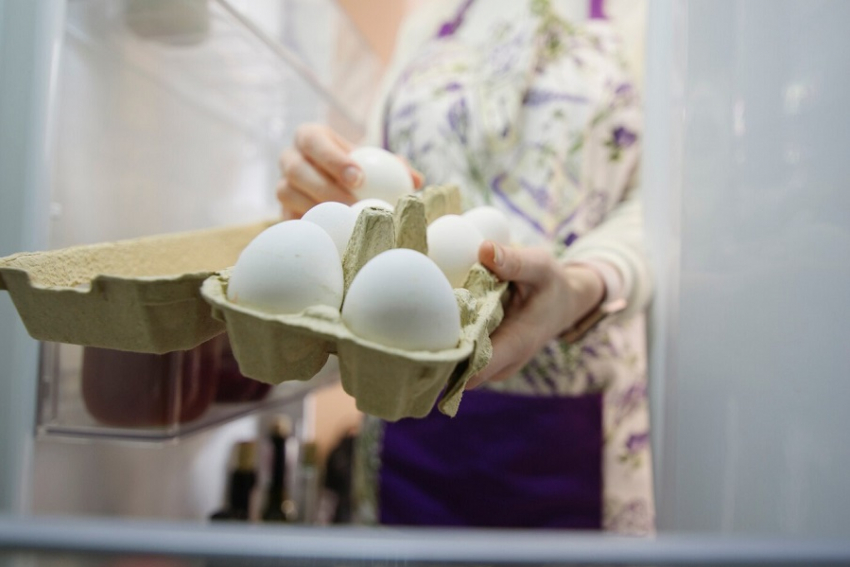 «110-125 рублей за десяток – цена справедливая»: яйца в магазинах Анапы могут и не подешеветь