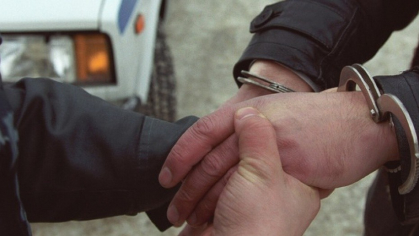 Транспортные полицейские Анапы задержали в Темрюке 41-летнего наркомана