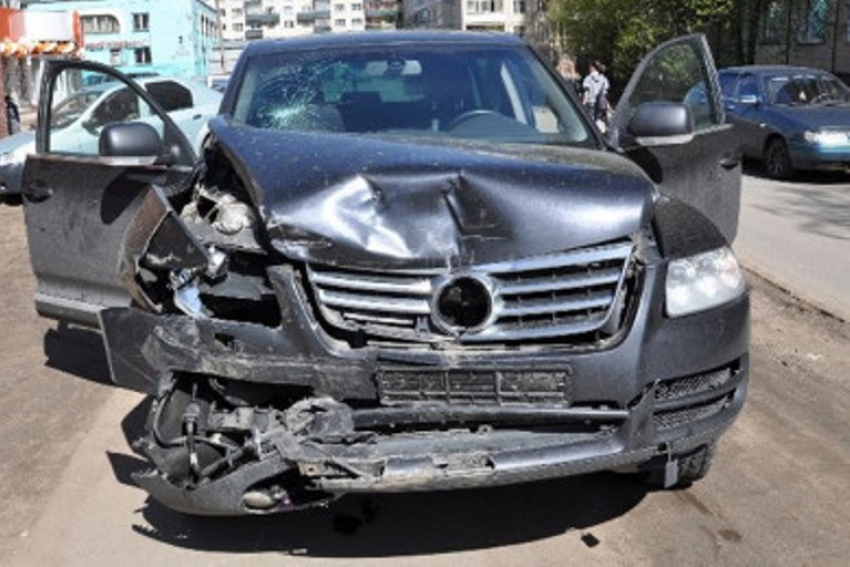 Нужно продать аварийное авто? Заходи в справочник!