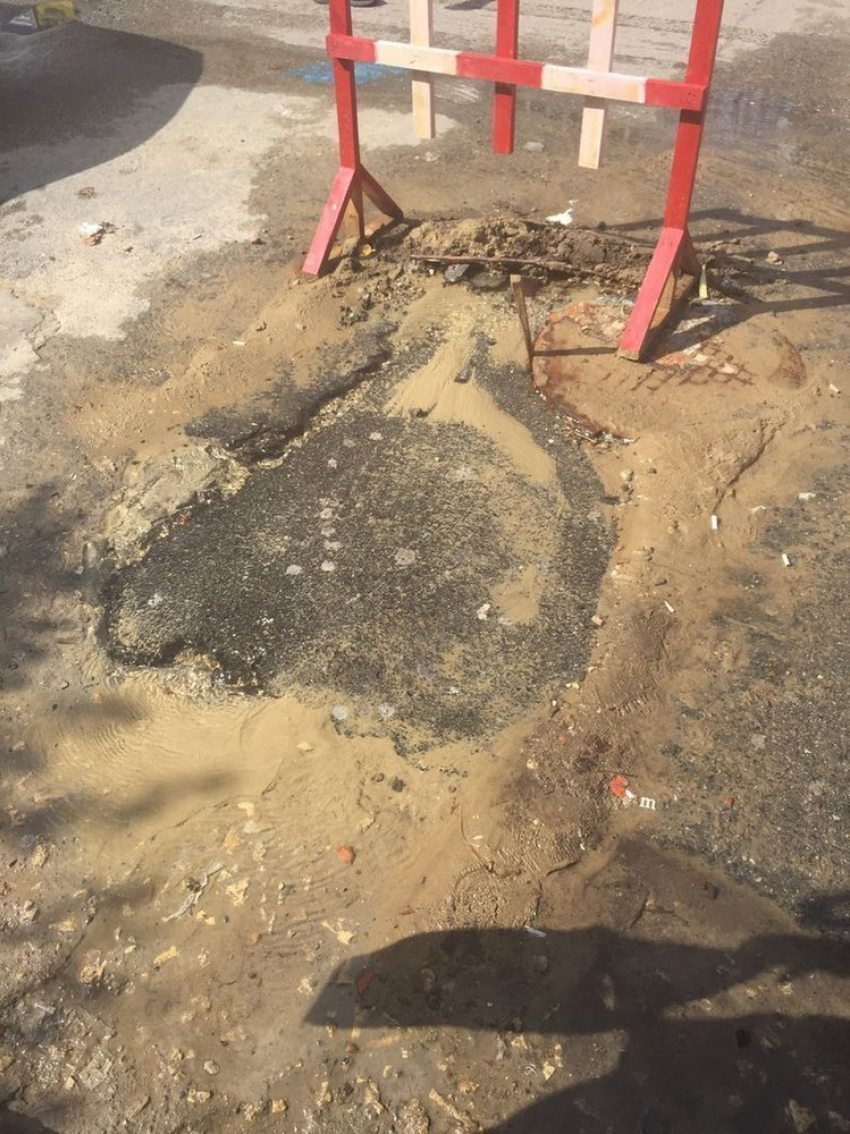 Родник из-под асфальта: жители Джемете под Анапой остались без водоснабжения