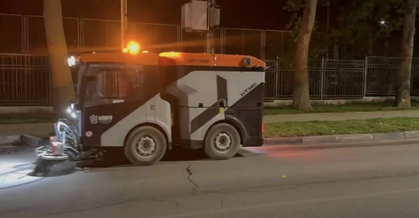 В Анапе улицы начали убирать по ночам