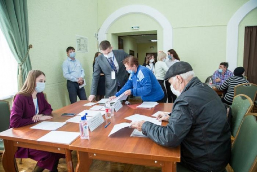 В мобильную приемную губернатора в Анапе обратились свыше 200 человек