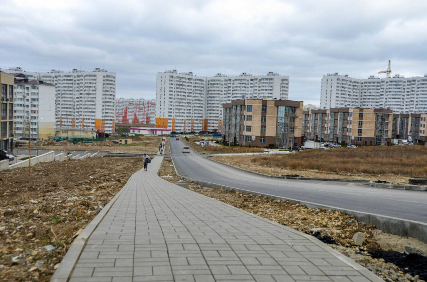 Жители домов на бульваре Меньшикова в Анапе просят благоустроить их территорию