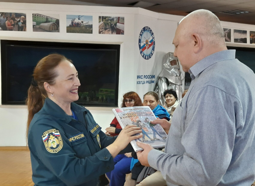 Анапскому обществу слепых подарили книги