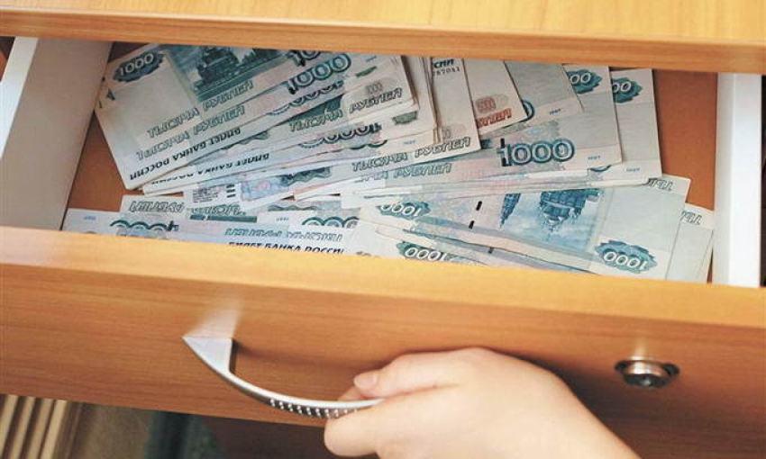 В Анапе продавец «забыла» внести в кассу 82 тысячи рублей за проданный товар