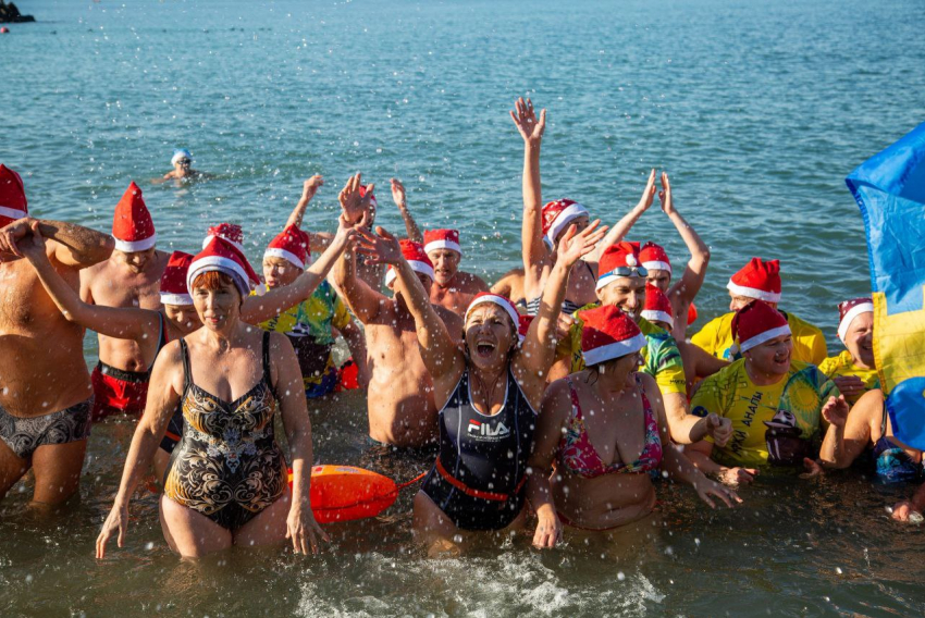 «Дед МОРЖоз»: анапские Деды Морозы устроят заплыв в Черном море