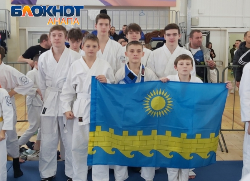 Анапские спортсмены стали чемпионами Кубани на краевом турнире по всестилевому каратэ