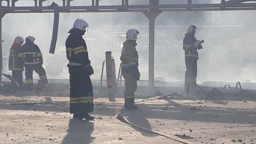 В пожаре на новороссийской нефтебазе по соседству с Анапой погиб человек