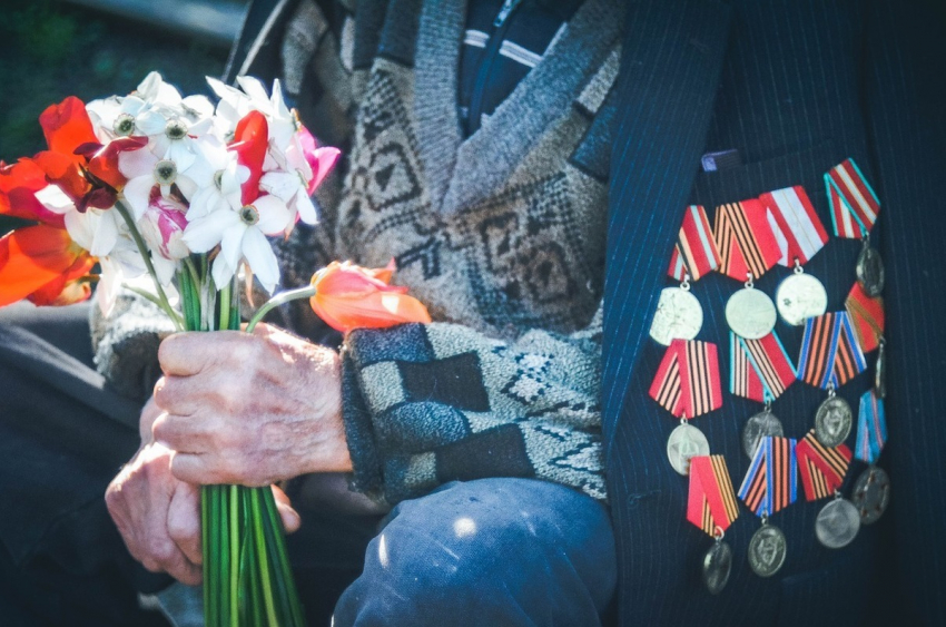 Час добра: ветеранов в Анапе постригут бесплатно