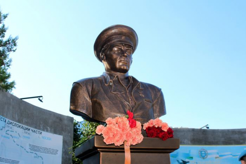В Анапе открыли памятник легендарному командующему Василию Маргелову