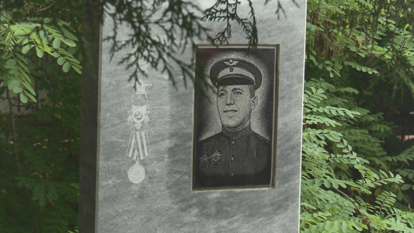 Памятник советскому офицеру восстановили в Анапе