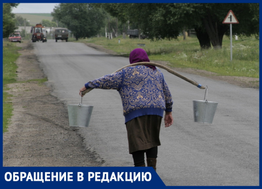 Из-за отсутствия воды на анапском кладбище старушки вынуждены носить тяжёлые вёдра