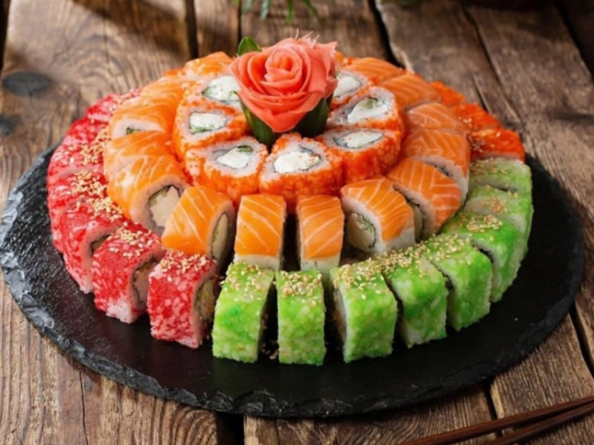 Ищешь, где заказать вкусные роллы? Заходи в справочник