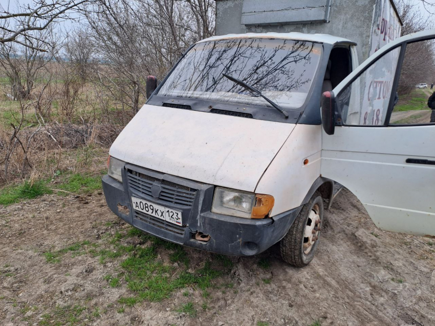 Под Анапой трое мужчин пытались украсть 750 метров электрического кабеля