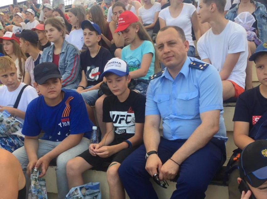 Анапский прокурор устроил детям-подтопленцам из Иркутской области поход в дельфинарий