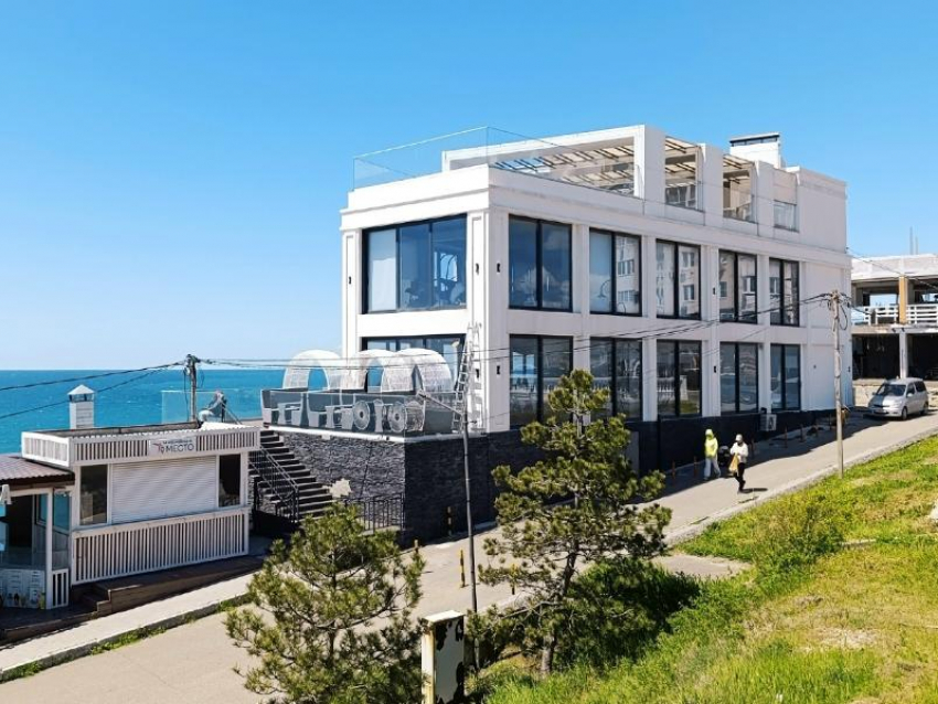 Хозяевам кафе-ресторана «Шатёр» закон не писан