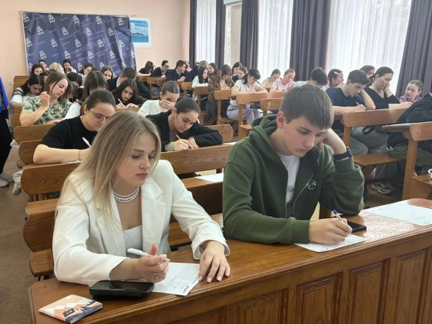 Анапа стала лидером Кубани по числу площадок «Тотального диктанта»