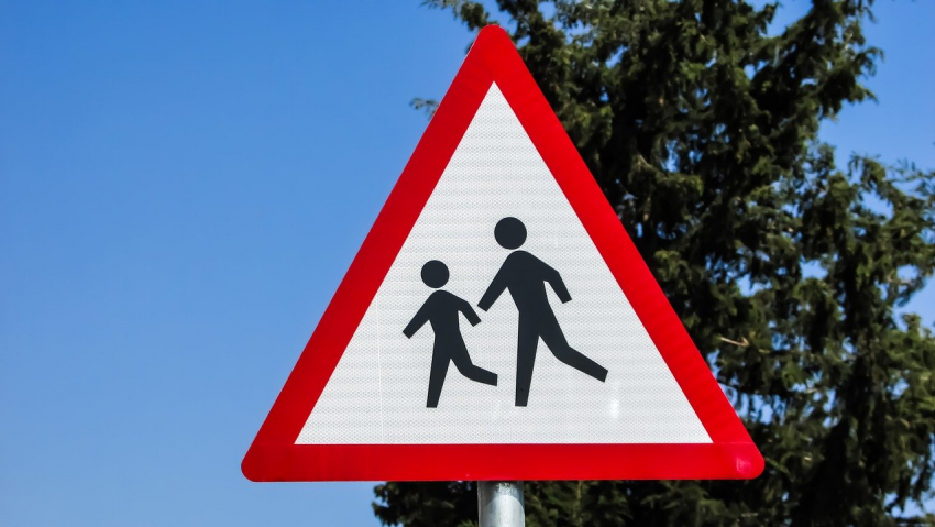 Что нужно сделать, чтобы ребёнка по дороге в школу не сбила машина