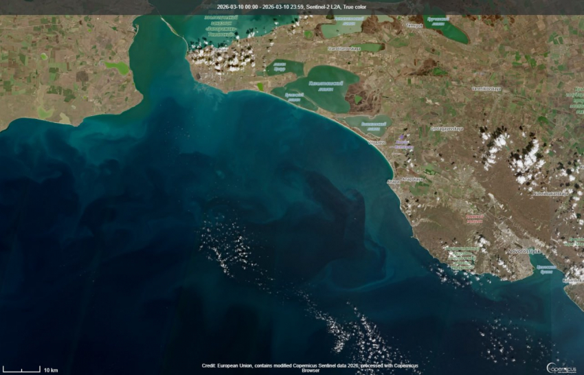 Сезону в Анапе быть? Блогер показал Керченский пролив с бирюзовой водой