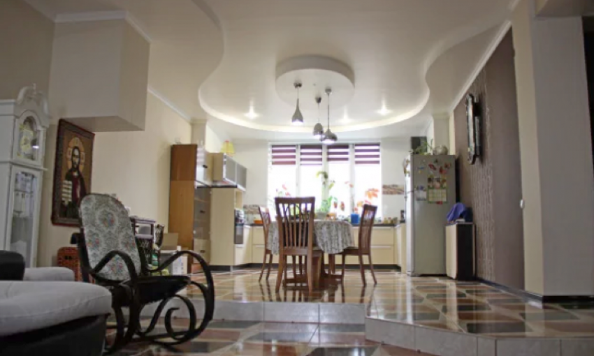 Срочно продам дом площадью 342 кв. м
