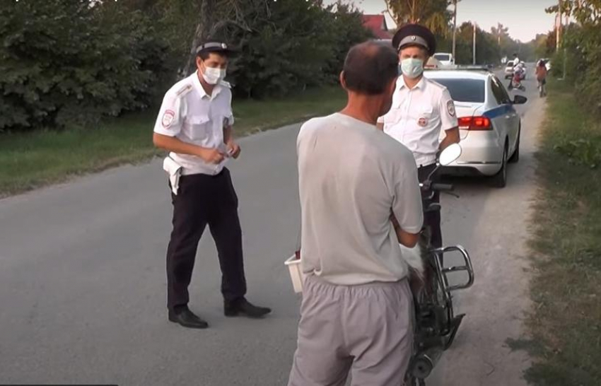 В Анапе несколько водителей ездили на мопедах в нетрезвом состоянии